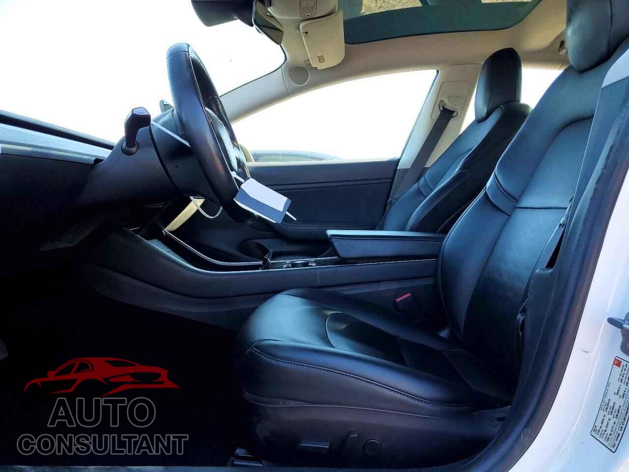 TESLA MODEL 3 2018 - 5YJ3E1EA5JF015733