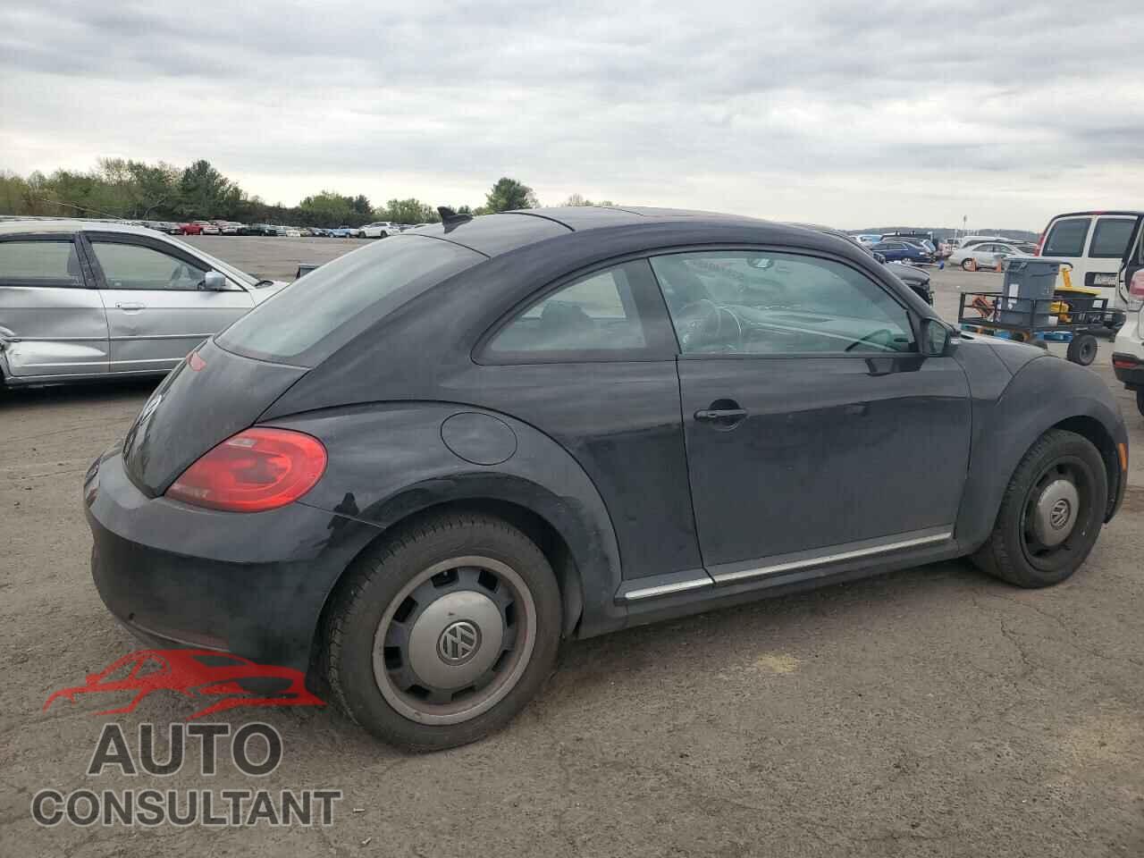VOLKSWAGEN BEETLE 2013 - 3VWJP7AT7DM600807