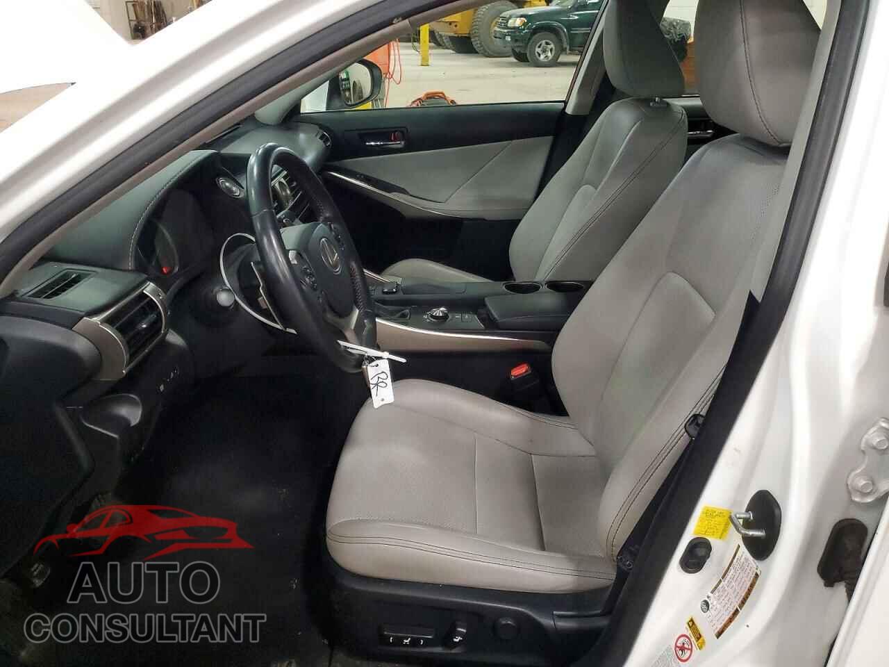 LEXUS IS 2015 - JTHCF1D23F5022534