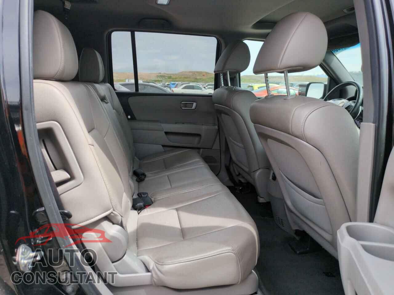 HONDA PILOT 2013 - 5FNYF4H50DB012682