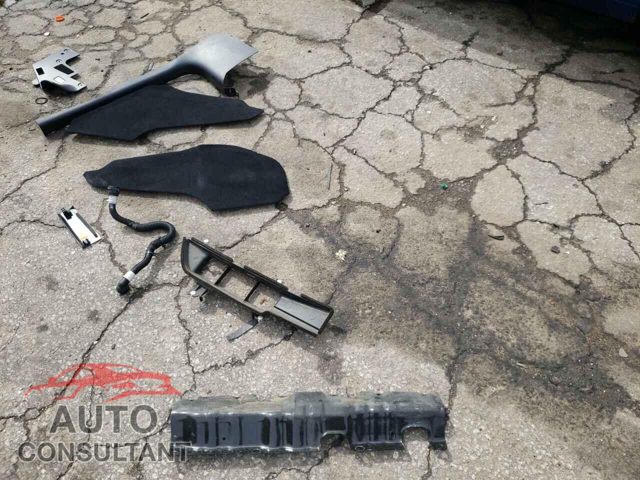 TESLA MODEL 3 2019 - 5YJ3E1EA7KF411034