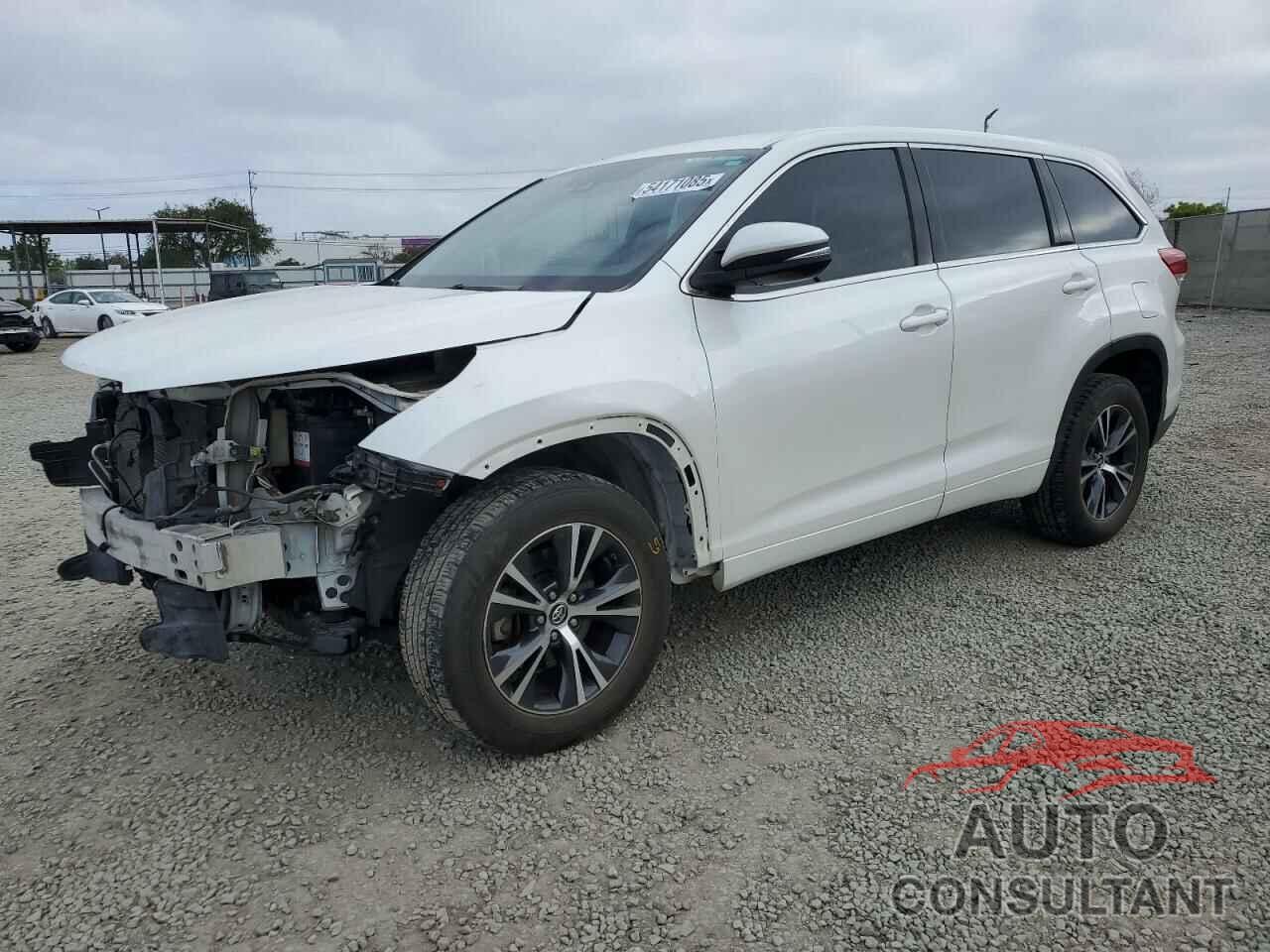 TOYOTA HIGHLANDER 2018 - 5TDZARFH6JS040524