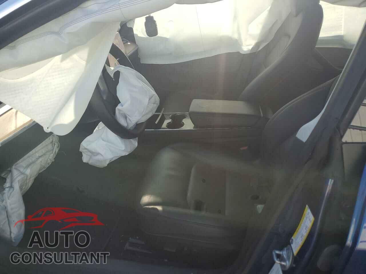 TESLA MODEL 3 2020 - 5YJ3E1EBXLF647669
