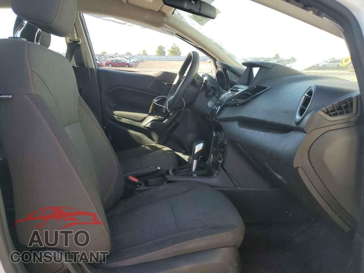FORD FIESTA 2017 - 3FADP4EJ5HM123023