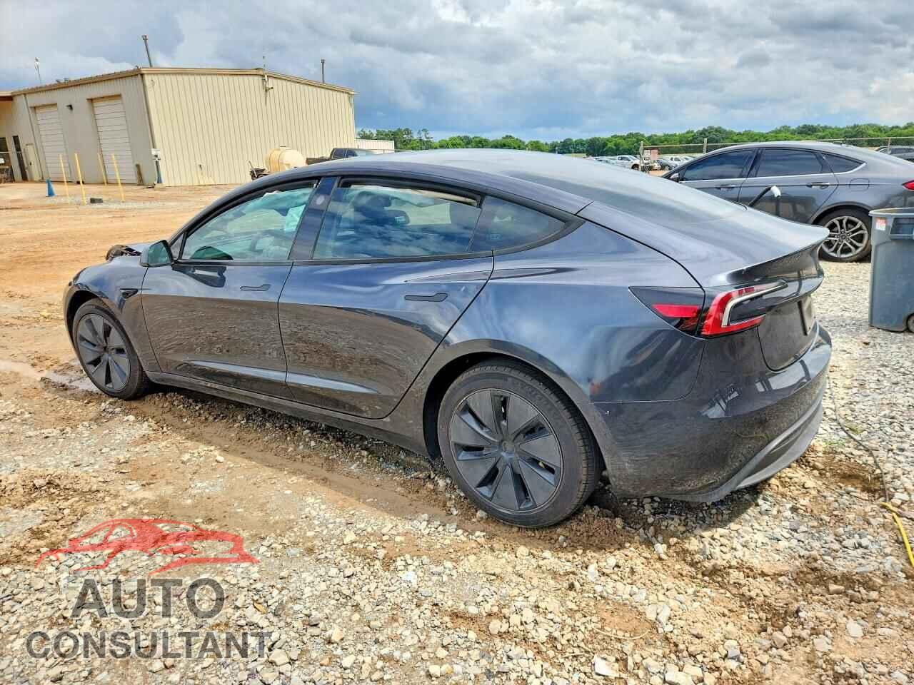 TESLA MODEL 3 2025 - 5YJ3E1EAXSF026695