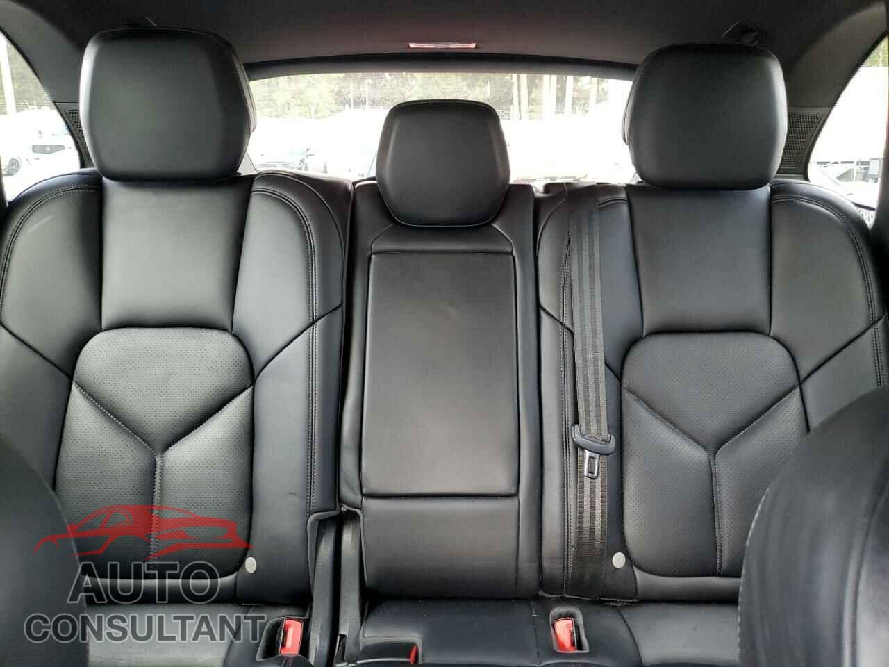PORSCHE CAYENNE 2017 - WP1AA2A28HKA90977