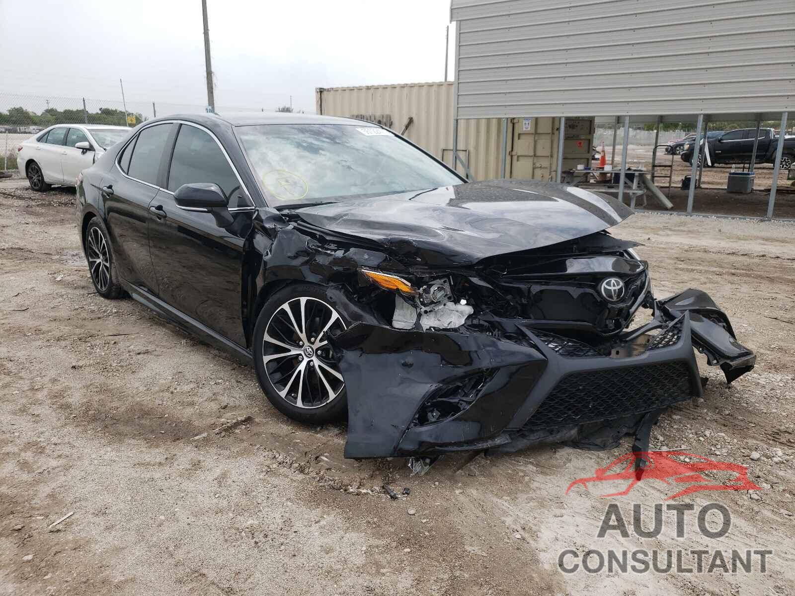 TOYOTA CAMRY 2018 - 4T1B11HK5JU561365