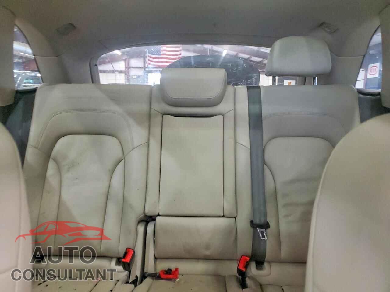 AUDI Q5 2011 - WA1DKAFP2BA047348