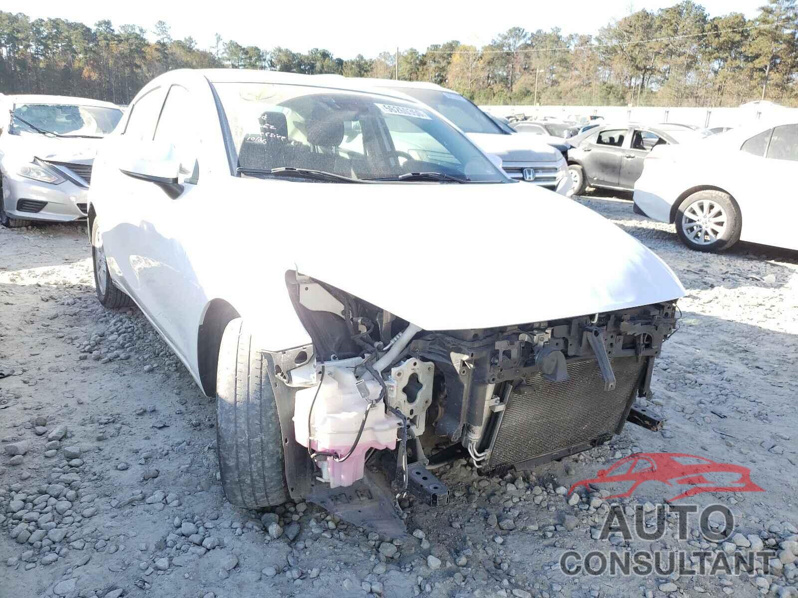 TOYOTA YARIS 2018 - 3MYDLBYV8JY321023