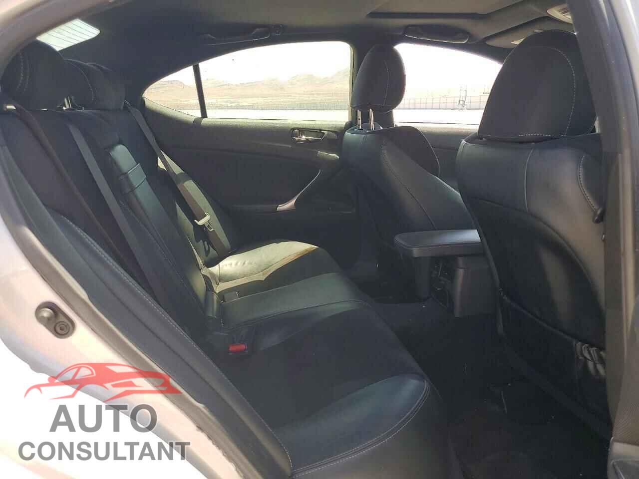 LEXUS IS 2011 - JTHBF5C2XB5151725