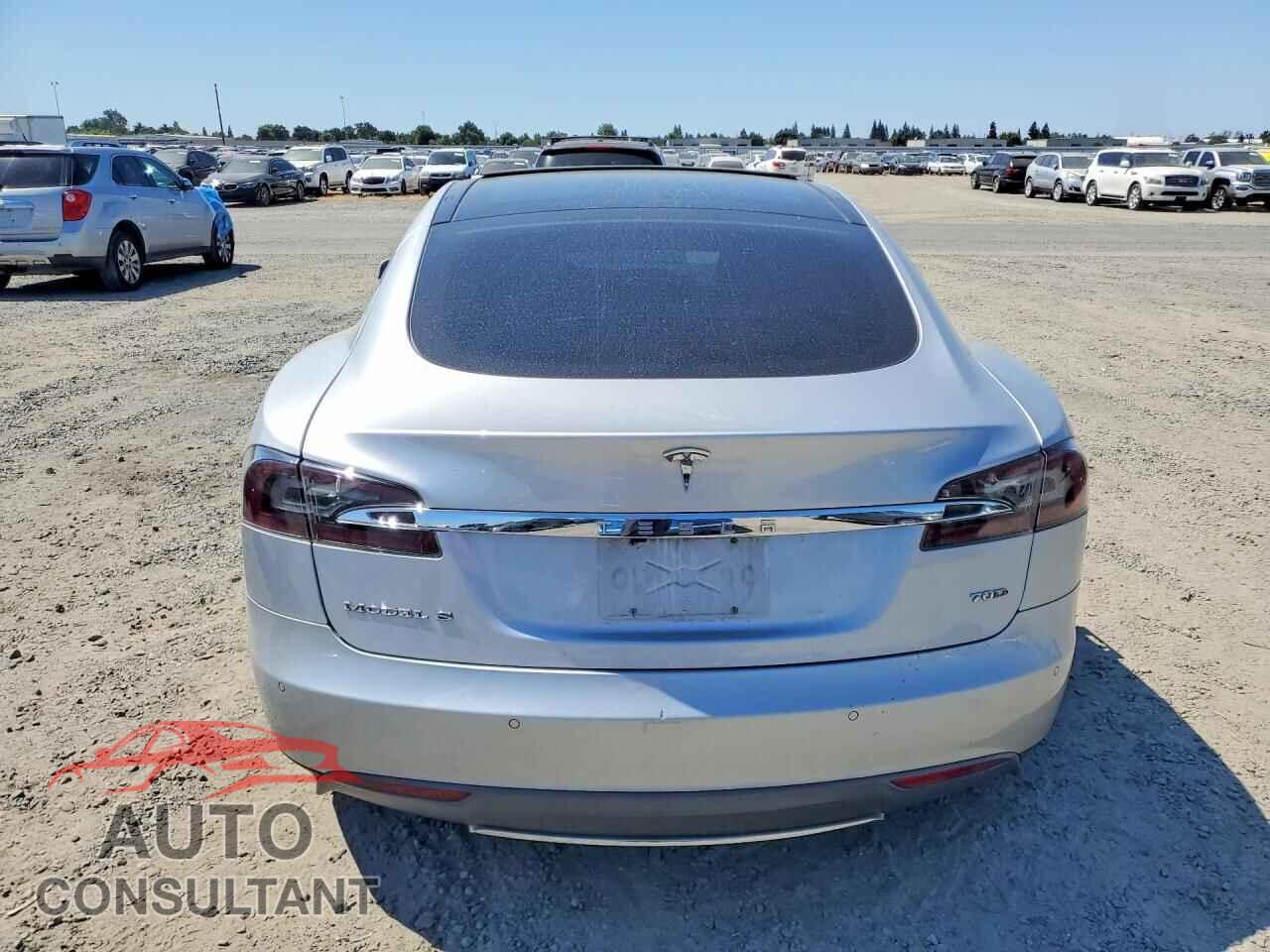 TESLA MODEL S 2015 - 5YJSA1E22FF120253