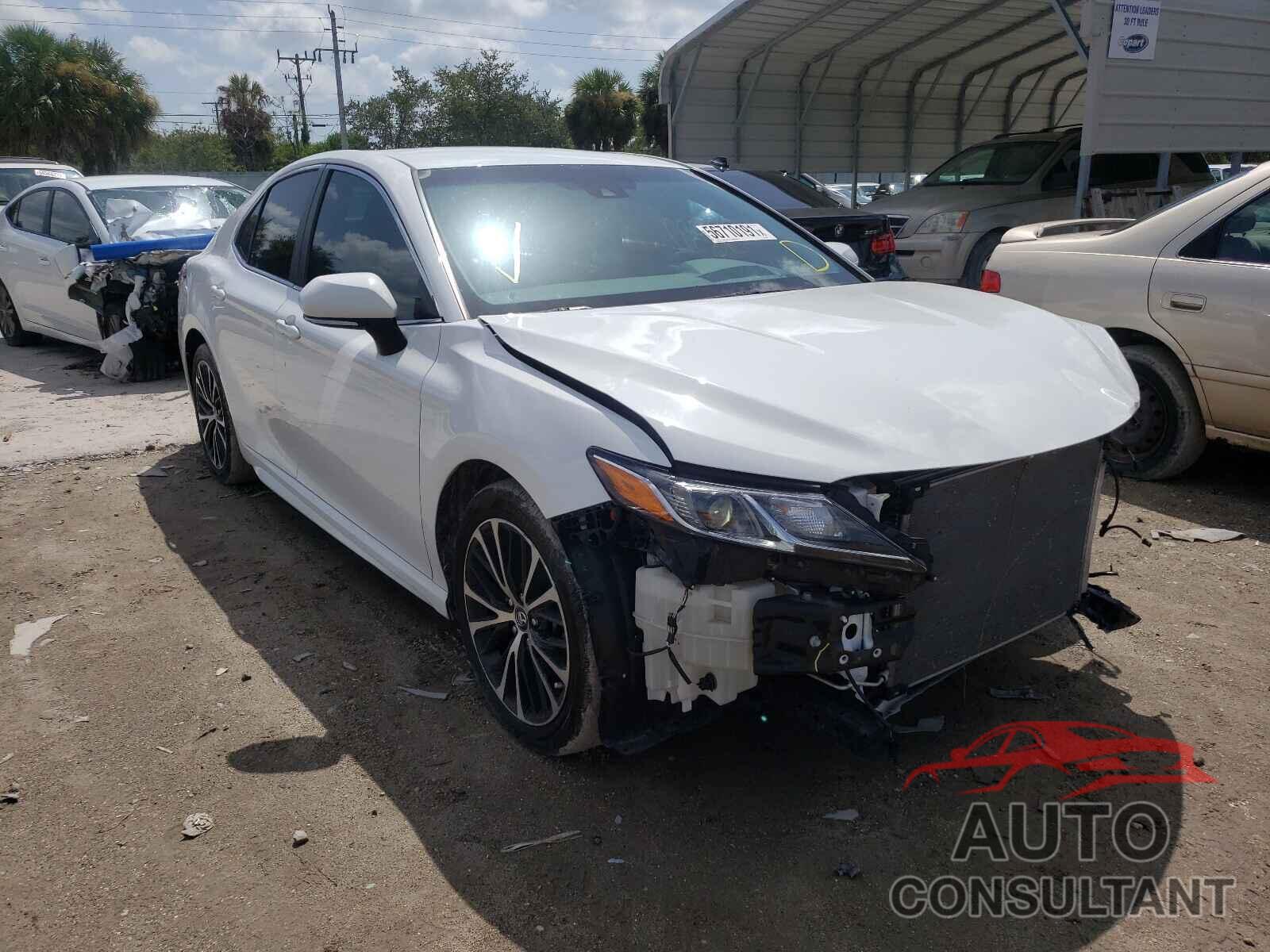 TOYOTA CAMRY 2018 - 4T1B11HK9JU108673