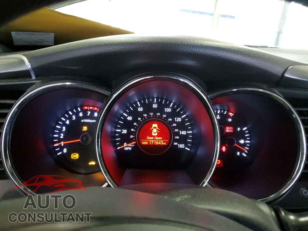 KIA OPTIMA 2011 - KNAGM4A74B5145132
