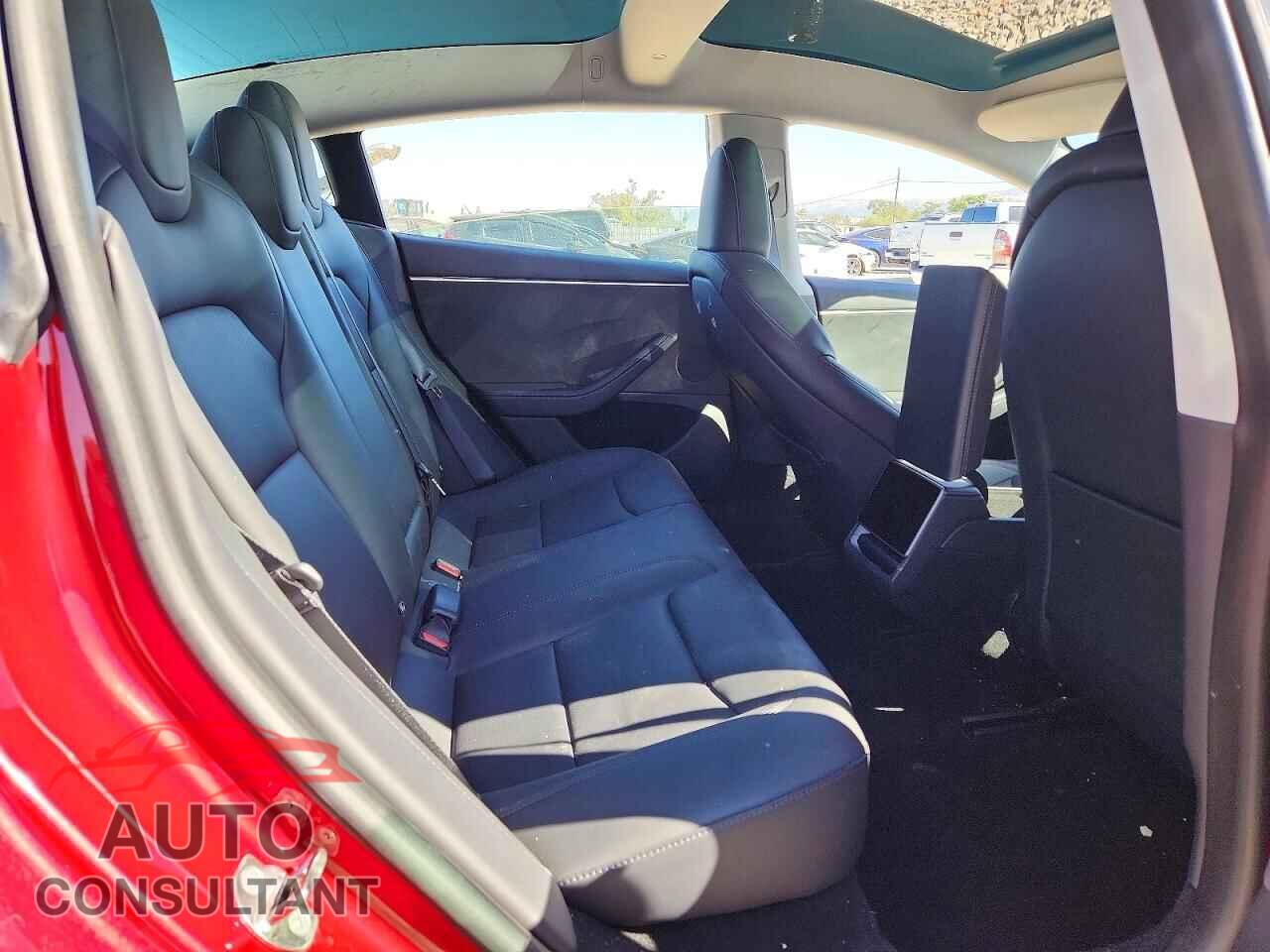 TESLA MODEL 3 2024 - 5YJ3E1EB7RF769852