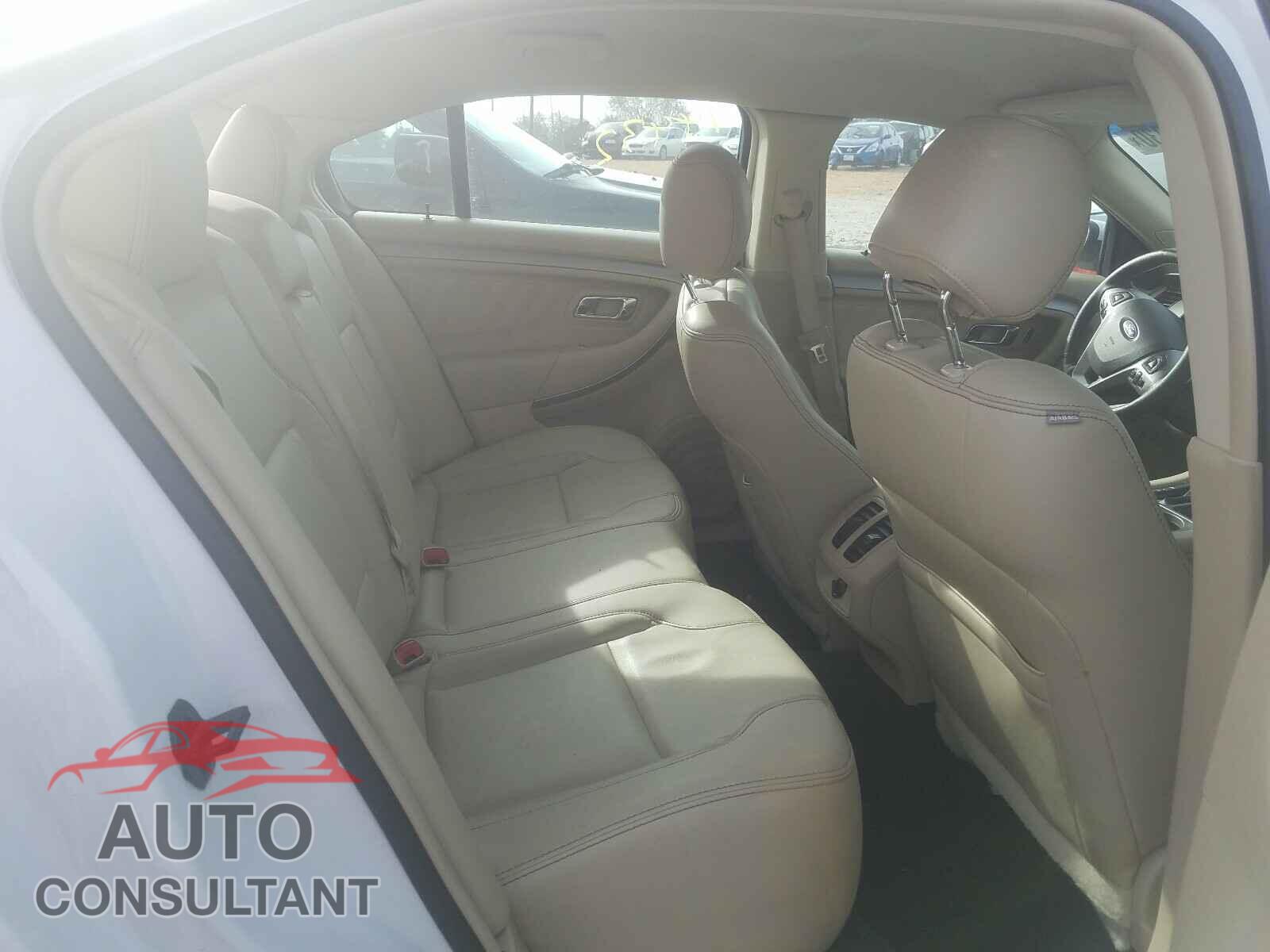 FORD TAURUS 2018 - 1FAHP2E84JG136719