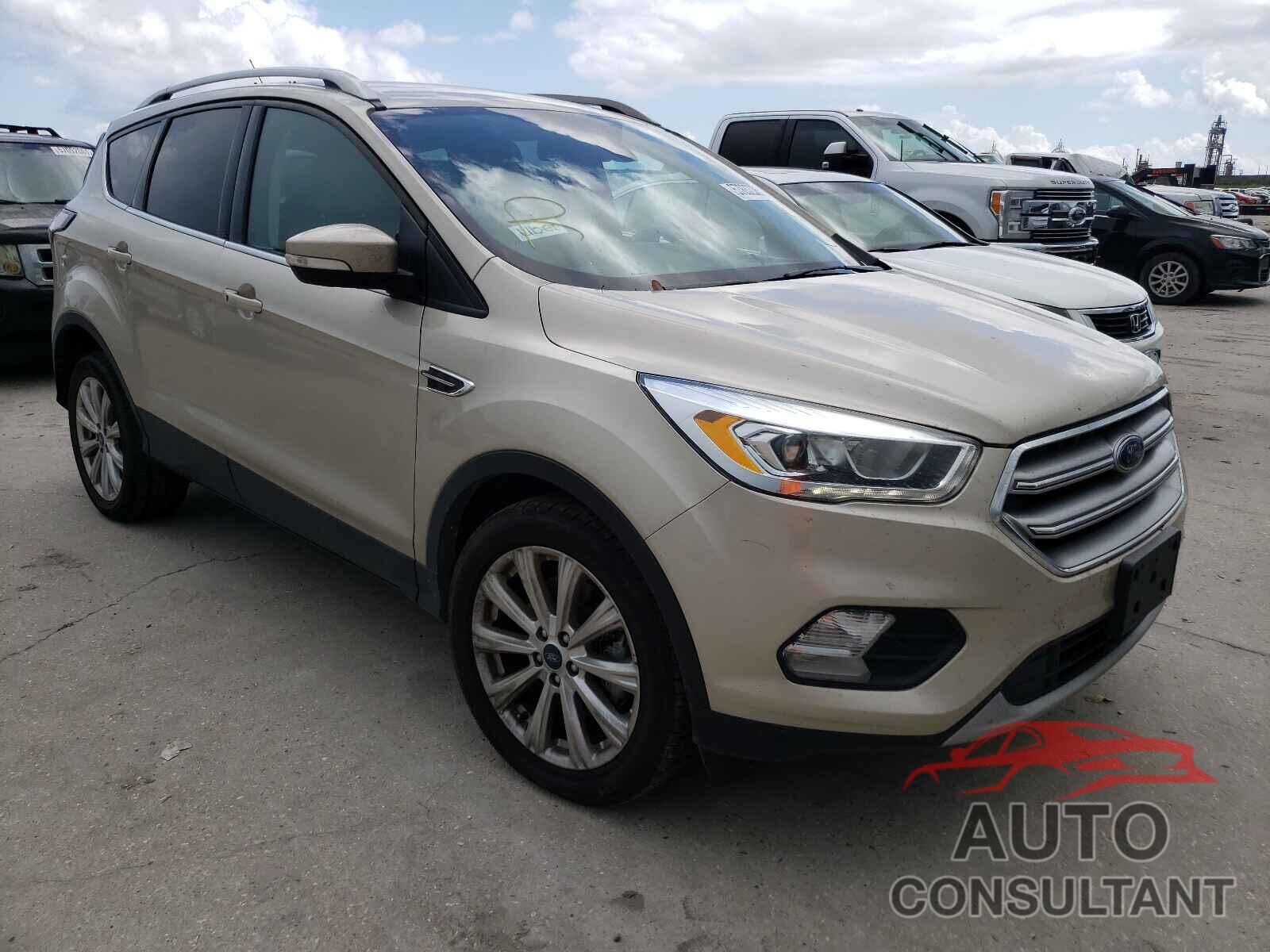 FORD ESCAPE 2017 - 1FMCU0J92HUD40622
