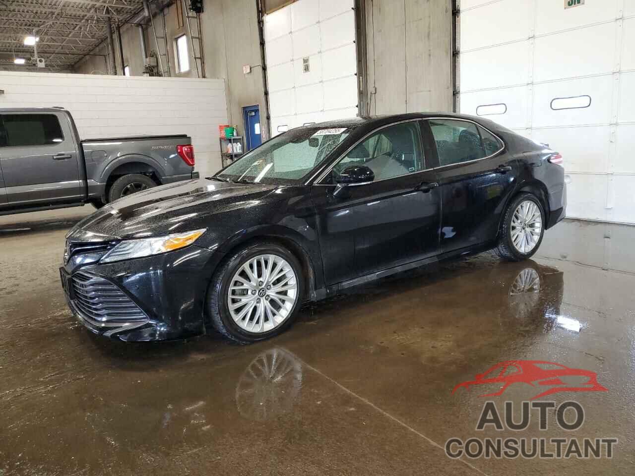 TOYOTA CAMRY 2018 - 4T1B11HK2JU012447