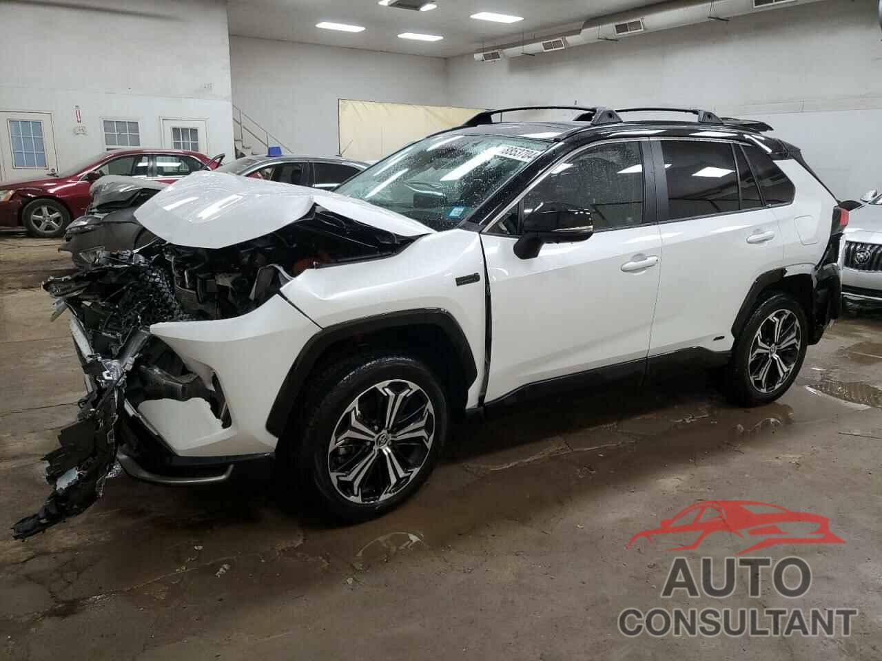 TOYOTA RAV4 2024 - JTMFB3FVXRD173281