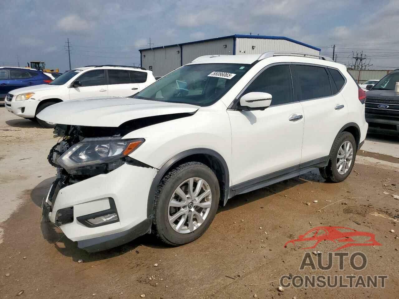 NISSAN ROGUE 2017 - KNMAT2MT6HP585391