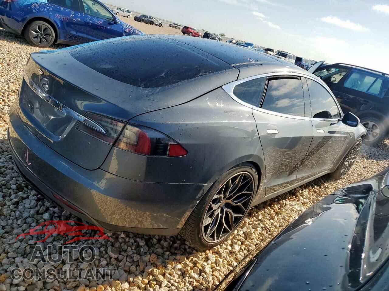 TESLA MODEL S 2013 - 5YJSA1AG1DFP08708