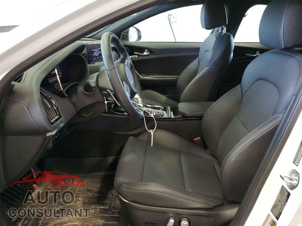 KIA STINGER 2023 - KNAE35LD6P6132273