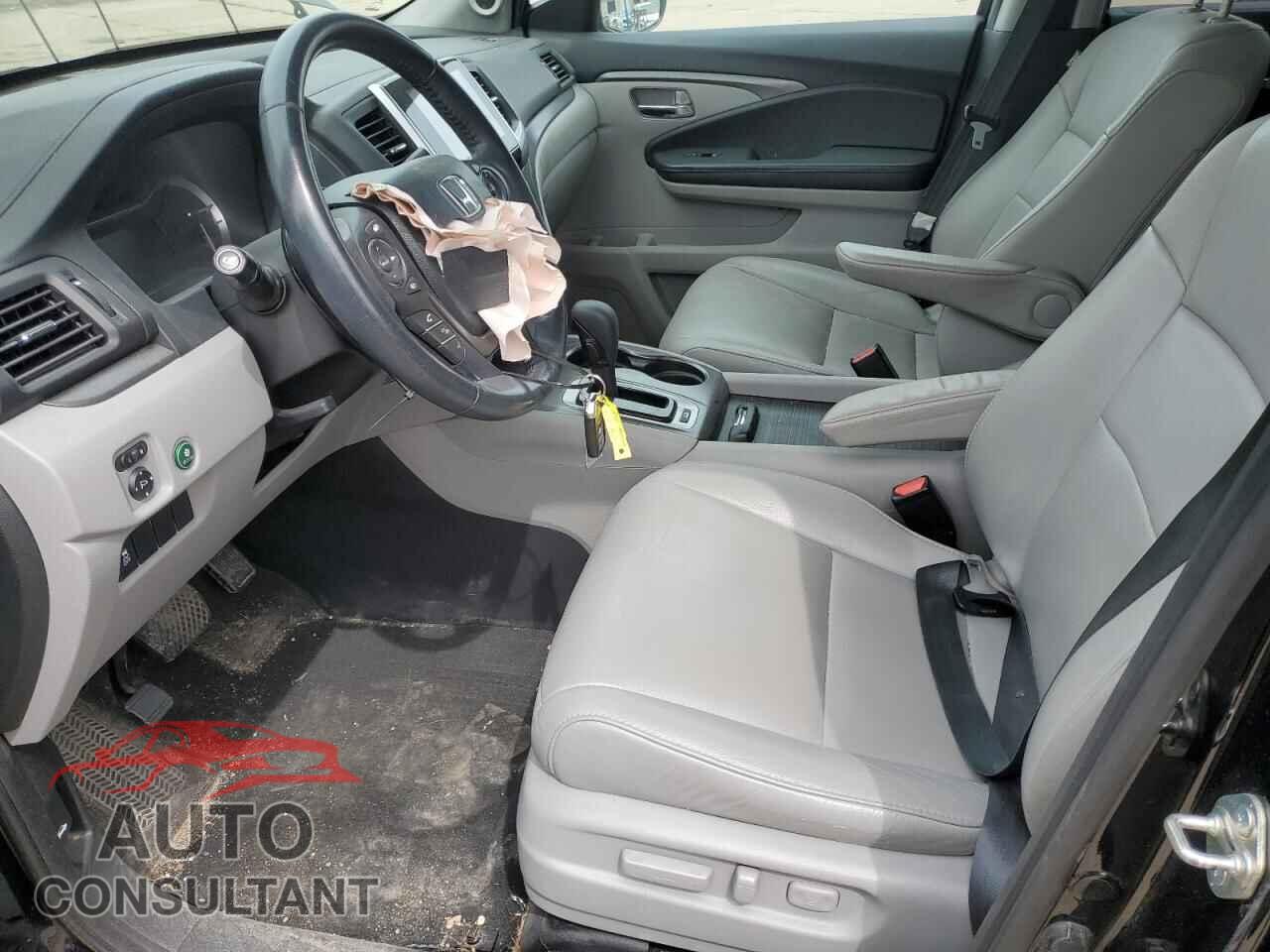 HONDA PILOT 2017 - 5FNYF6H52HB065014