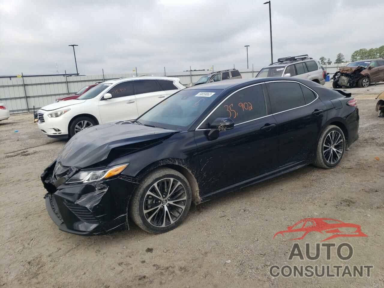 TOYOTA CAMRY 2018 - 4T1B11HK0JU100588