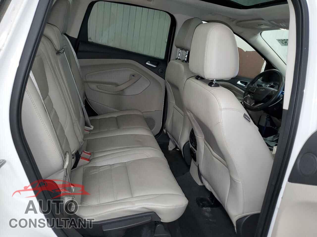 FORD ESCAPE 2017 - 1FMCU0J9XHUB40328