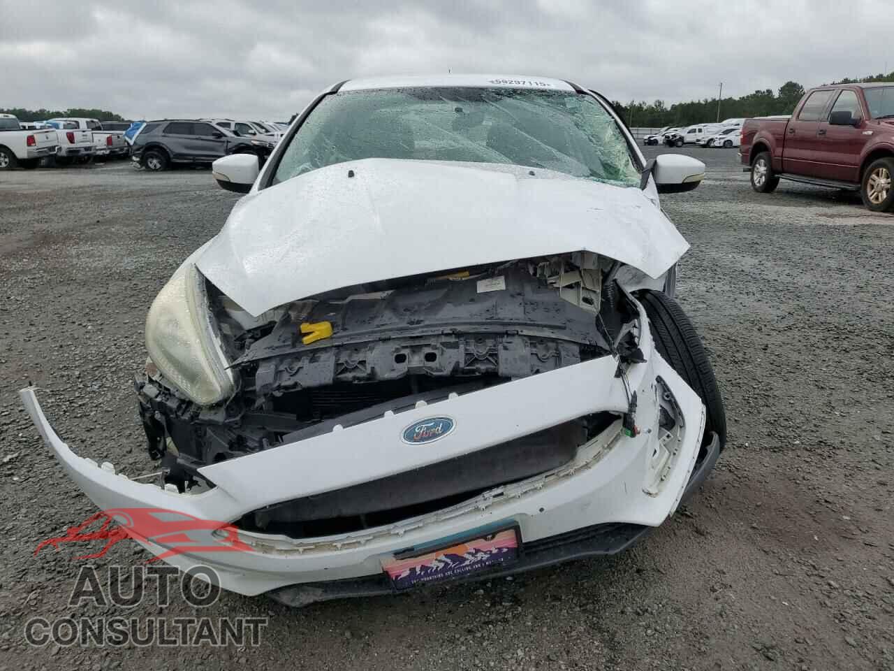 FORD FOCUS 2015 - 1FADP3F24FL214199