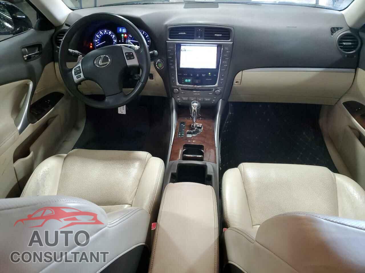 LEXUS IS 2011 - JTHCF5C20B5049807