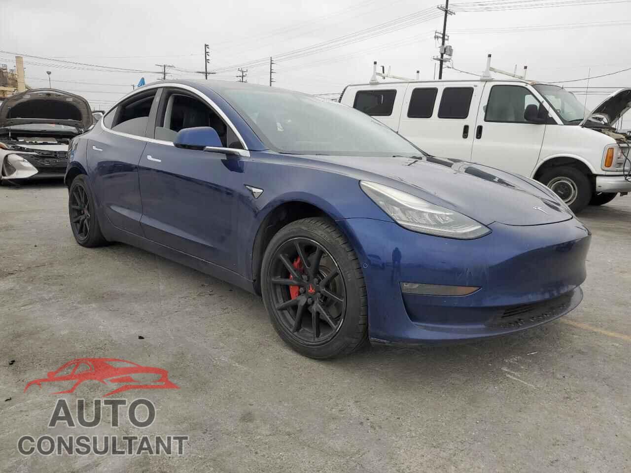 TESLA MODEL 3 2018 - 5YJ3E1EA9JF027111