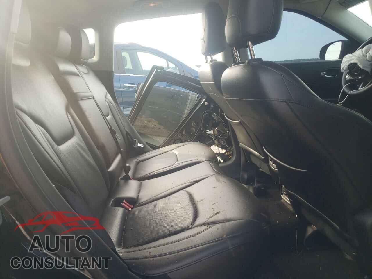 JEEP COMPASS 2018 - 3C4NJDCB7JT200532