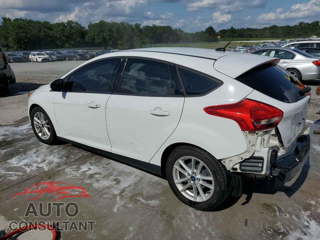 FORD FOCUS 2016 - 1FADP3K22GL392393