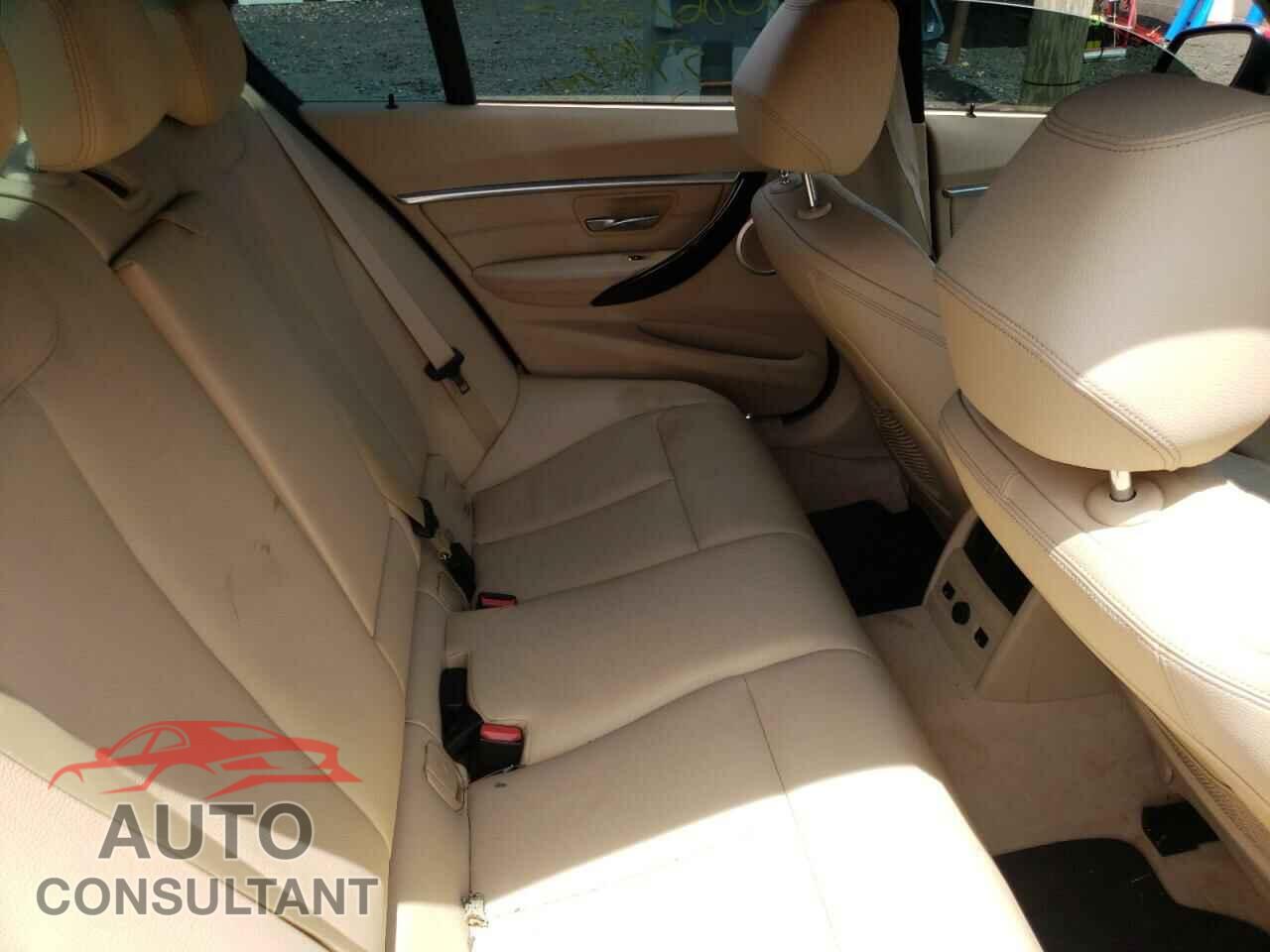 BMW 3 SERIES 2016 - WBA8E3G50GNU02778