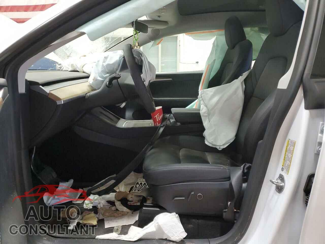 TESLA MODEL Y 2023 - LRWYGDFD9PC967633