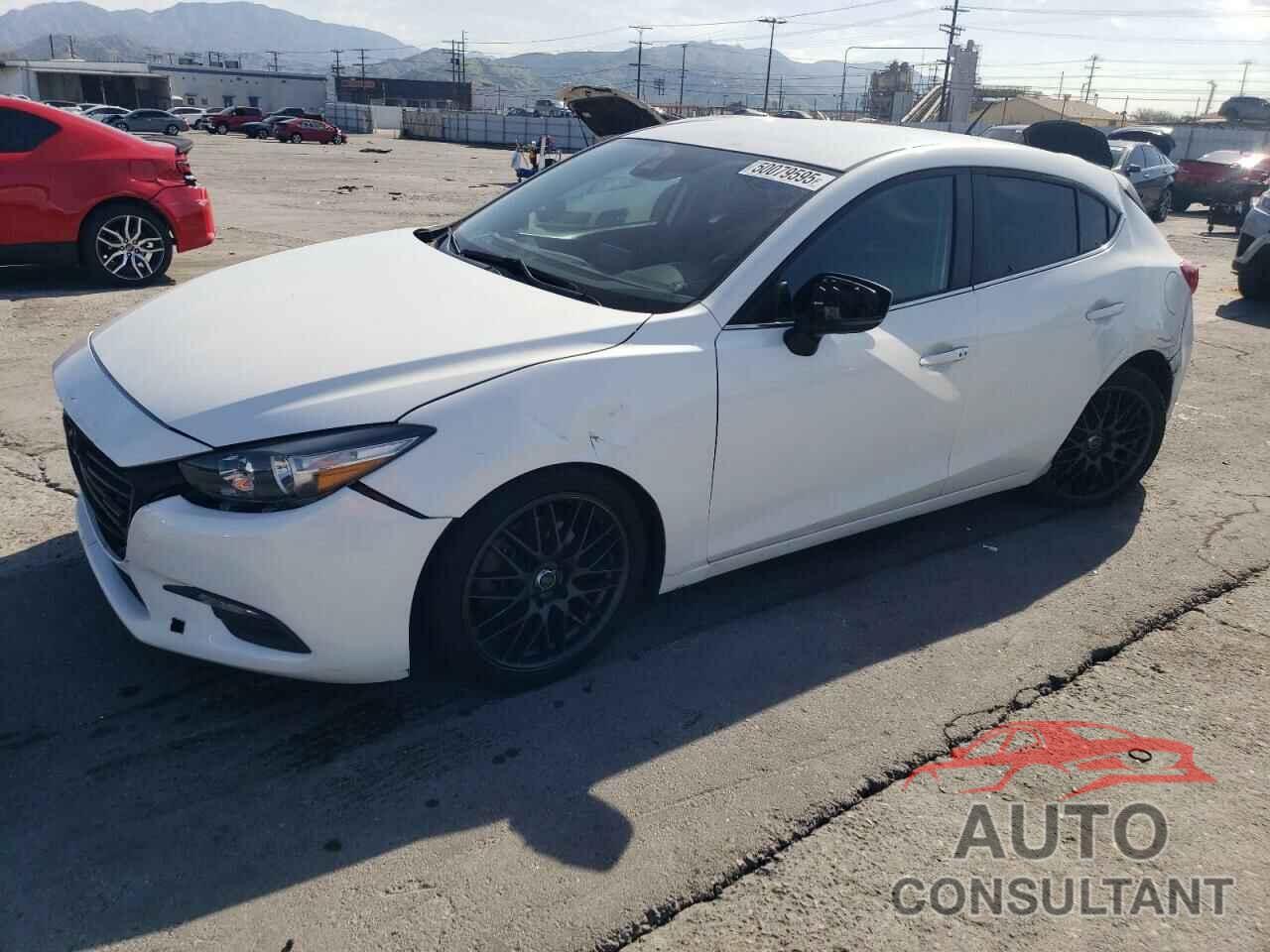 MAZDA 3 2018 - 3MZBN1L35JM198818