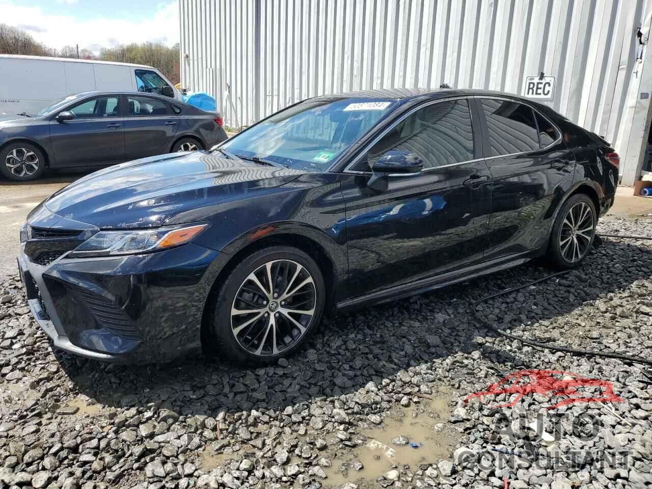 TOYOTA CAMRY 2018 - 4T1B11HK6JU670143