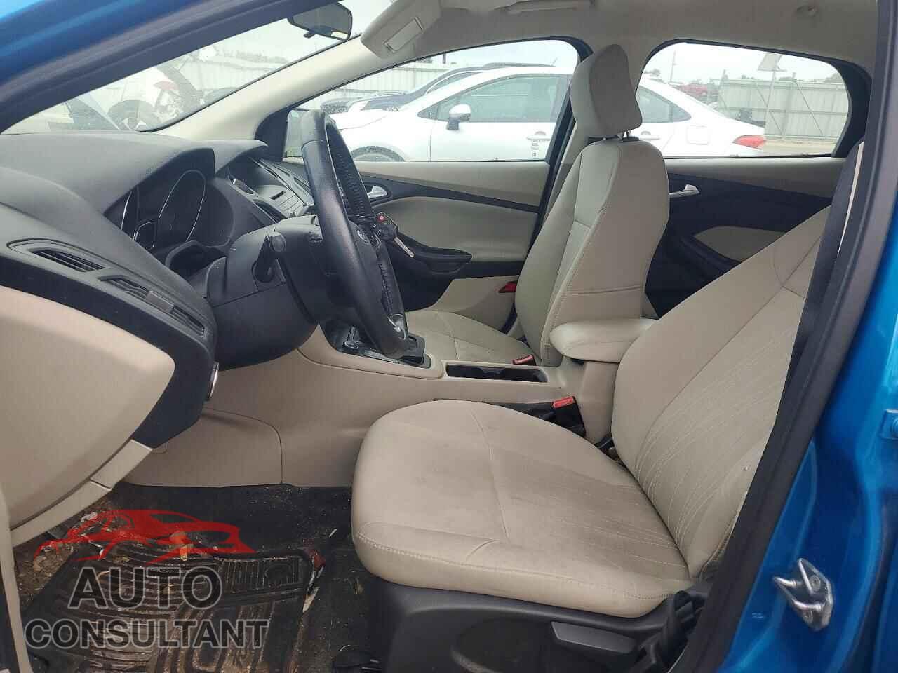 FORD FOCUS 2017 - 1FADP3K27HL213959
