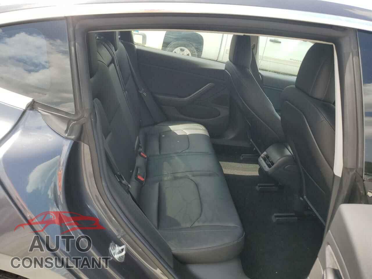 TESLA MODEL 3 2018 - 5YJ3E1EA3JF009509