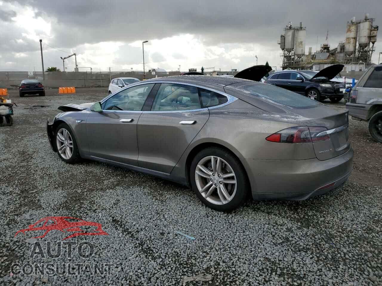 TESLA MODEL S 2015 - 5YJSA1H26FF096714