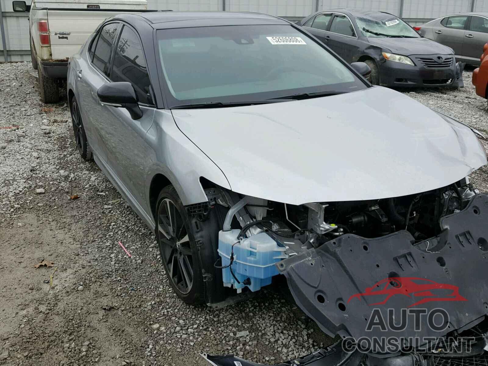 TOYOTA CAMRY 2018 - 4T1B61HK5JU080775