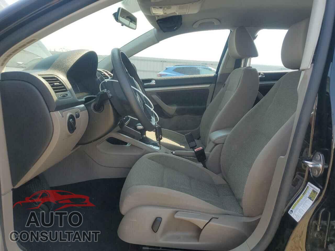 VOLKSWAGEN JETTA 2010 - 3VWJX7AJ0AM010023
