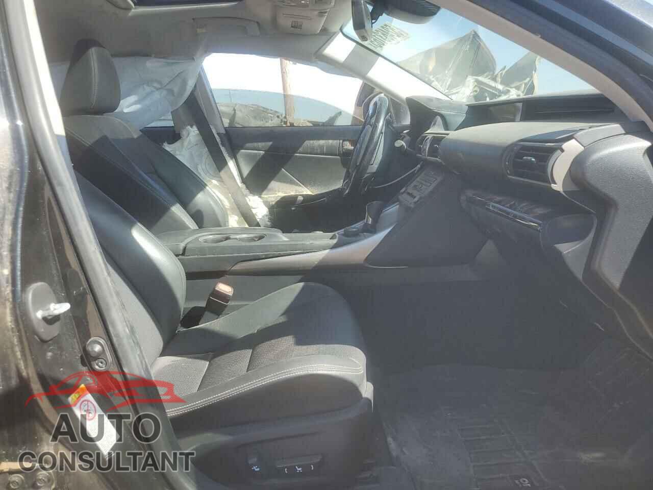 LEXUS IS 2017 - JTHBA1D24H5045236