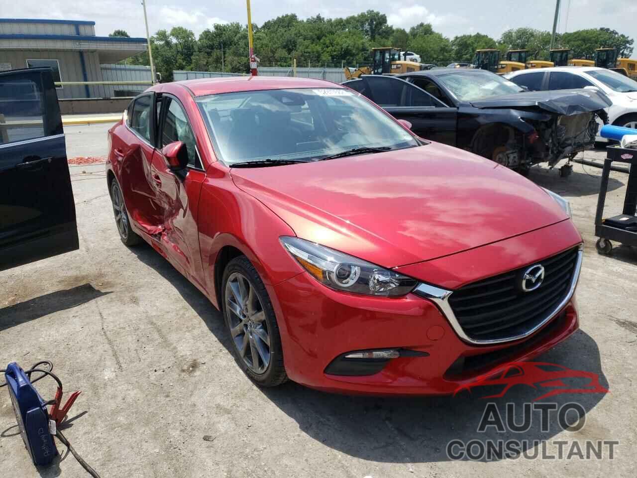 MAZDA 3 2018 - 3MZBN1V33JM250377