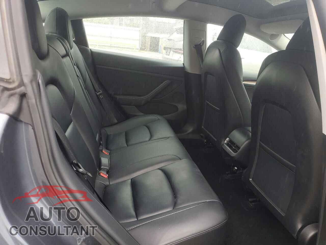TESLA MODEL 3 2022 - 5YJ3E1EA9NF323610