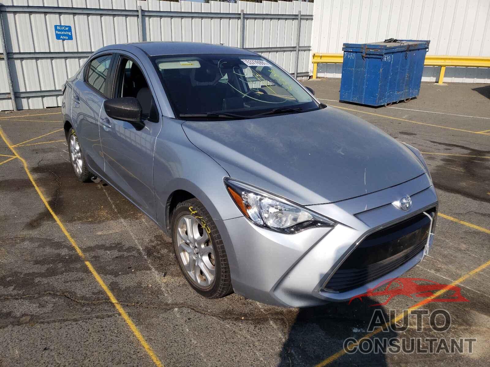 TOYOTA YARIS 2017 - 3MYDLBYV7HY157810