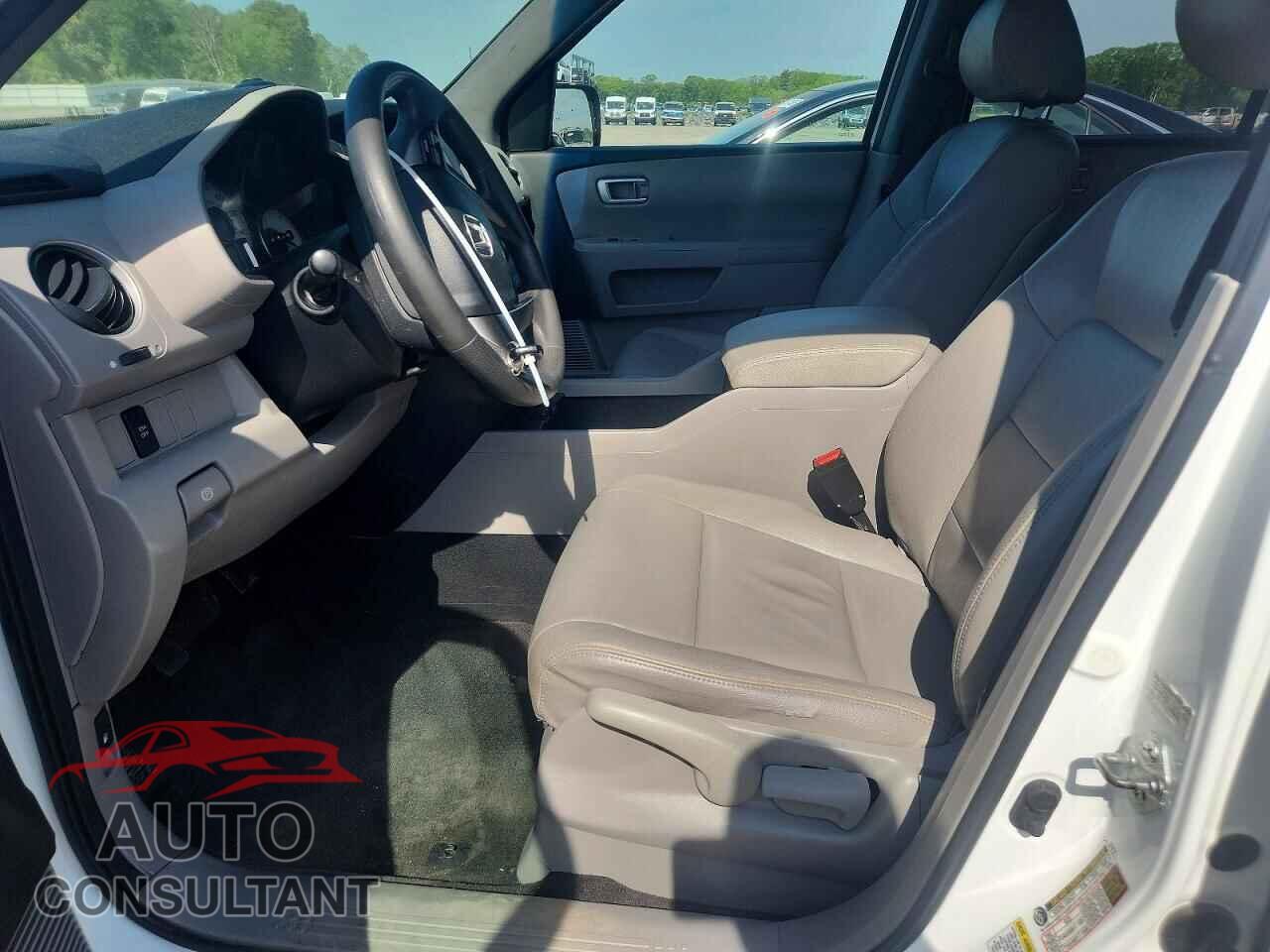 HONDA PILOT 2011 - 5FNYF4H20BB018405