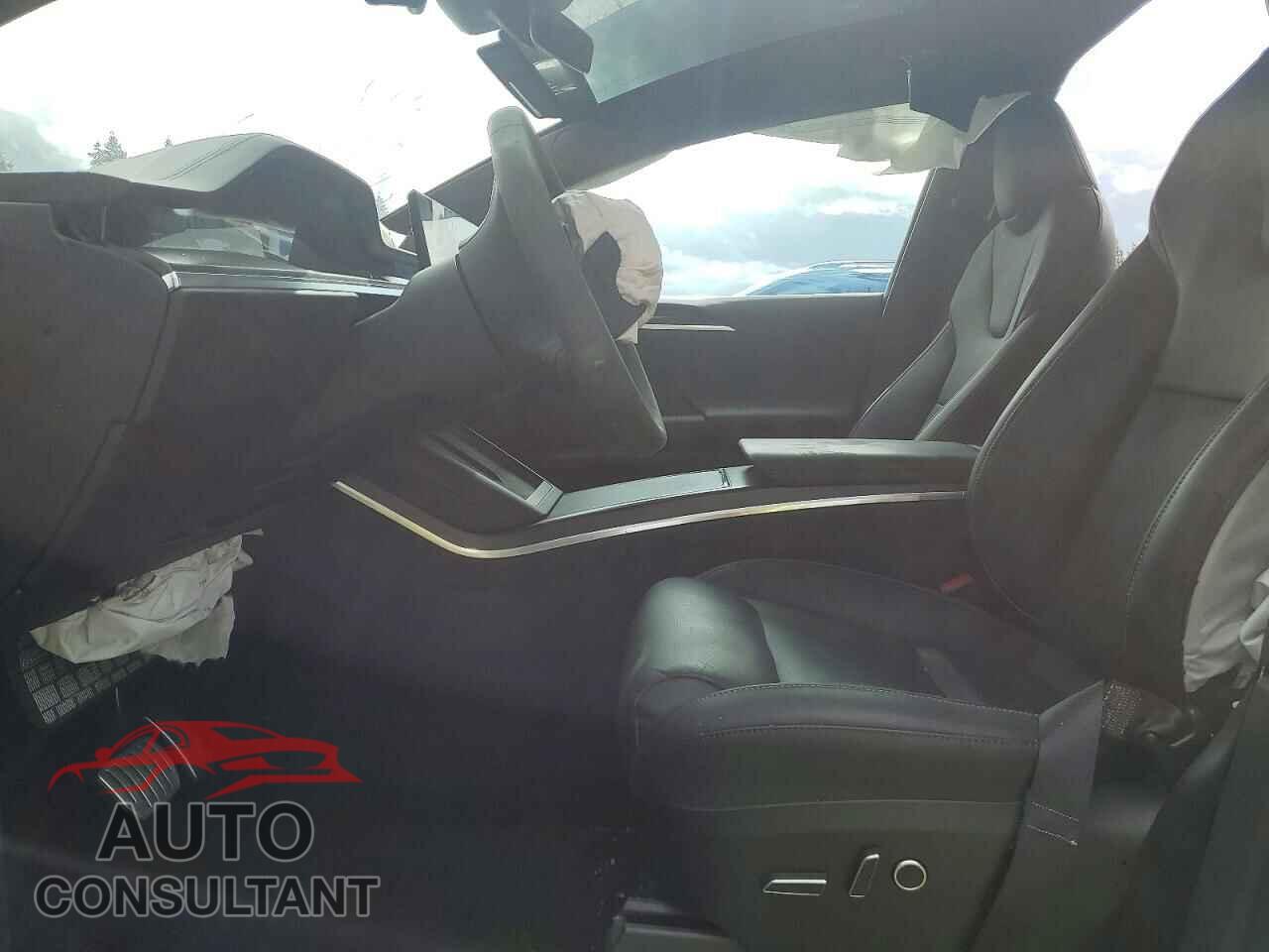 TESLA MODEL X 2024 - 7SAXCBE62RF453942