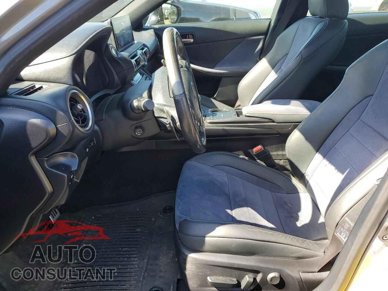 LEXUS IS 2022 - JTHUP1D25N5001345