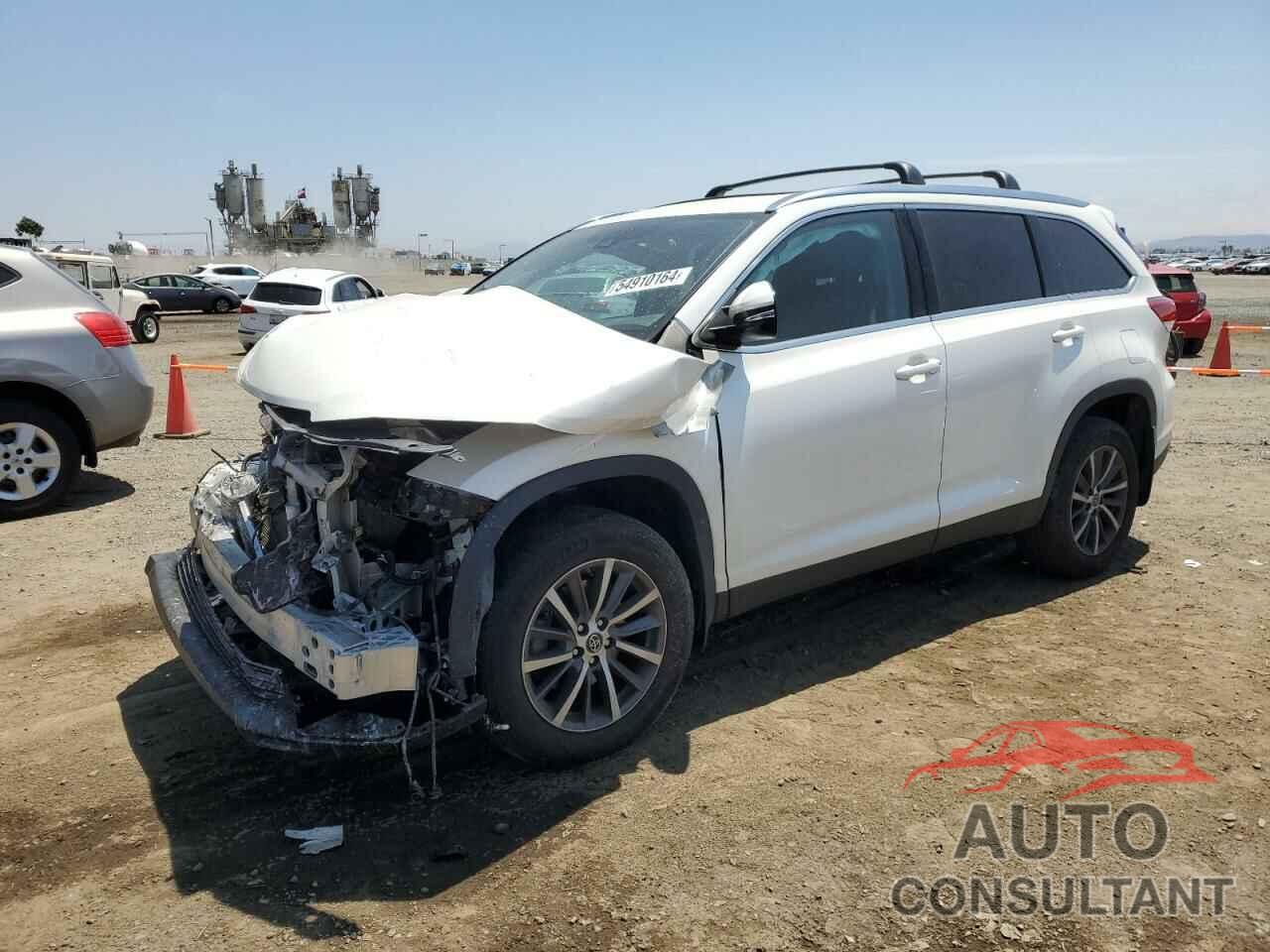 TOYOTA HIGHLANDER 2019 - 5TDJZRFH8KS596888